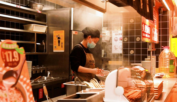 呼啦面馆烹饪场地。（受访单位供图）