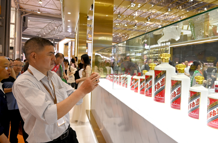 糖酒会上的茅台展馆。中新社记者 安源 摄