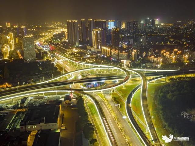 硚孝高速海口立交桥夜景（资料图）