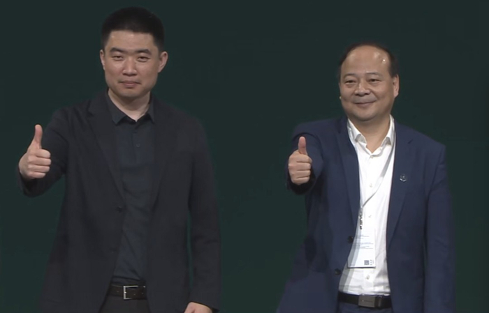 ▲ 李想和曾毓群。图 / 直播截图