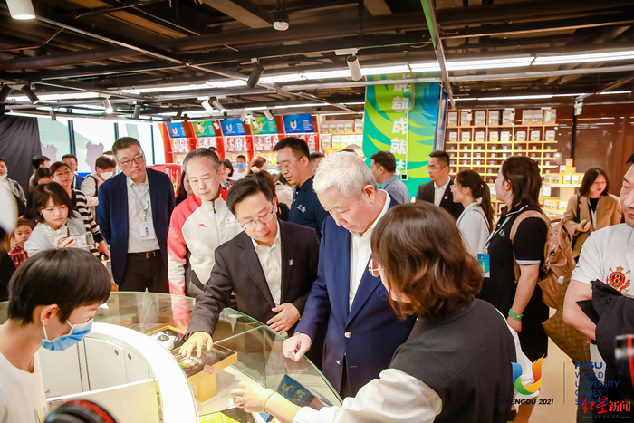 ▲开业现场人头攒动