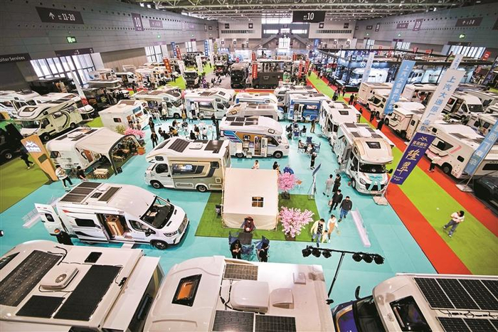 ▲3月3日，第22/23届九州汽车生态博览会在深圳国际会展中心举办。图为房车展区。 钟昕