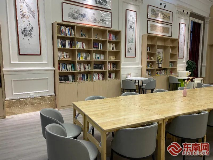 望湖轩书城市书屋。陈玲汇 摄