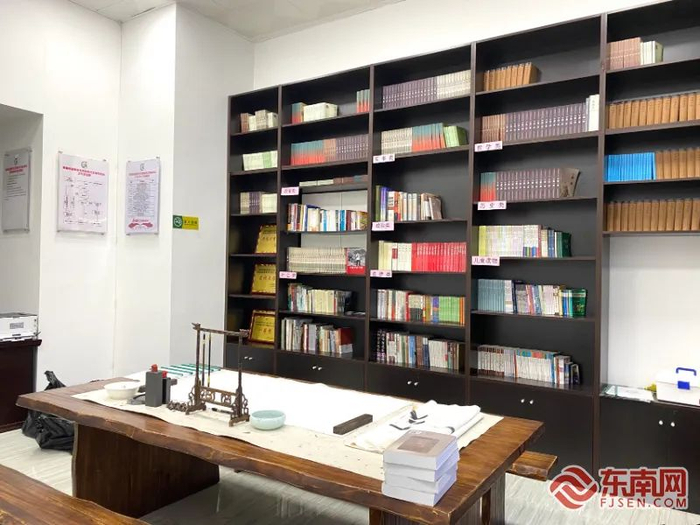 蕉南街道郦景社区新时代文明实践站图书室。陈玲汇 摄