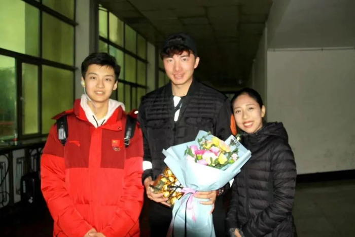 ↑陈溪梓/邢珈宁和教练郑汛