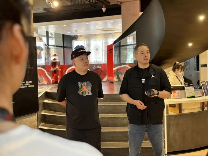 图 | 店经理田建俊在分享经验