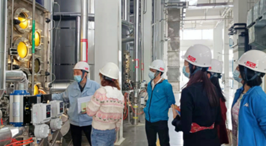 图3 浪奇研发中心、中试车间展示