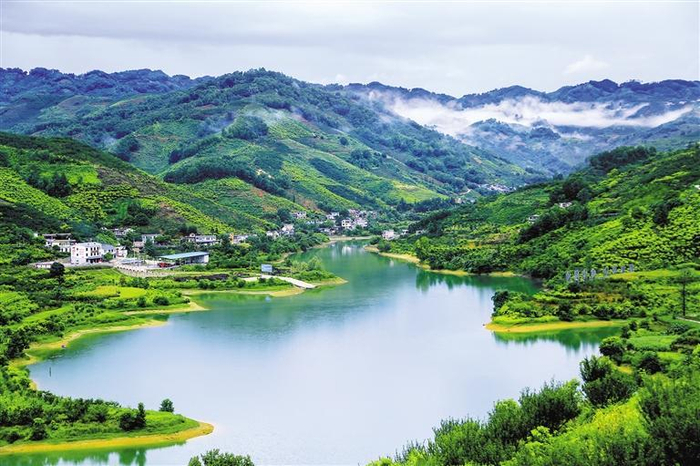     镇宁打邦河。 通讯员 骆鹏飞 摄