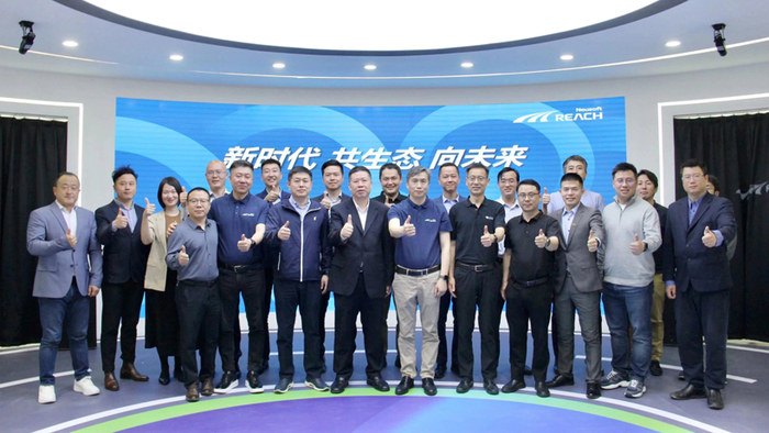 东软睿驰上海车展暨生态发布会现场合影；图片来源：东软睿驰