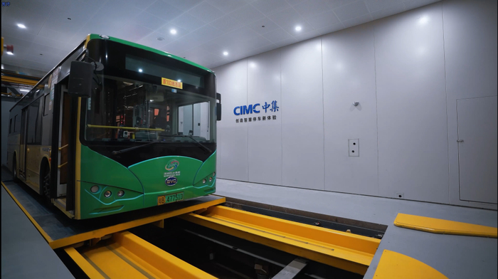 公交适用的超大车厅，创造智慧停车新体验。