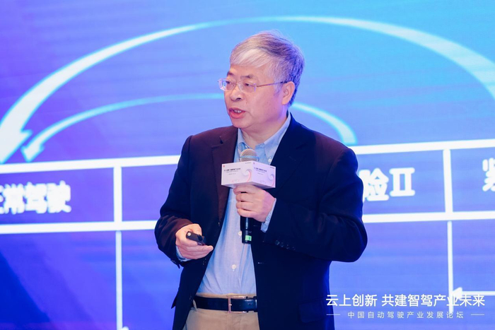 同济大学教授、汽车安全技术研究所所长 朱西产