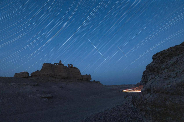 流星雨与星轨照片（摄影师：王永辉）