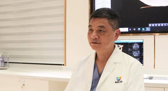 四川省口腔医学会口腔种植专委会常委、新桥口腔成都高新院区业务院长李华