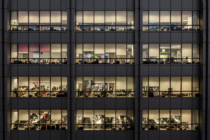 20个行业的平均月薪过万 图源：图虫创意