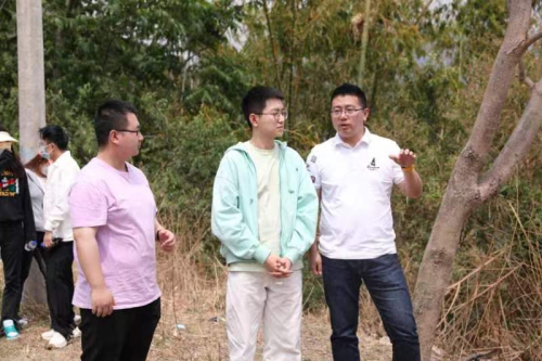 王植走进云南植物医生红茶原料基地