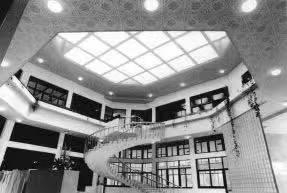 金庸图书馆老照片。  图源：嘉兴学院图书馆公众号