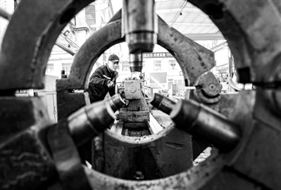 　　沈阳工业泵制造有限公司生产线