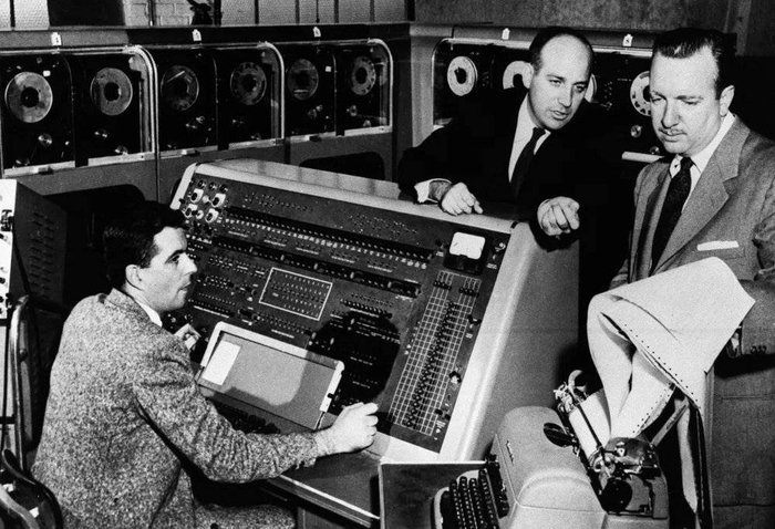 美国第一台为商业应用而设计的通用电子数字计算机UNIVAC I。图/wiki