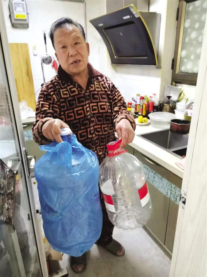     停水给居民生活造成困扰