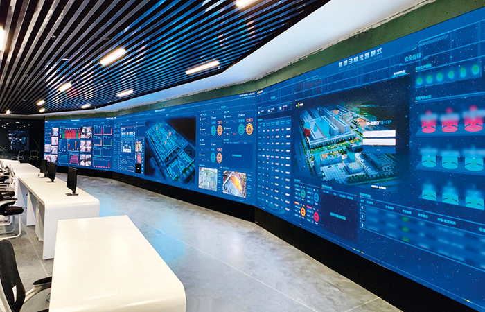 树根互联客户集控运营指挥中心（2022 年12 月23 日摄） 树根互联供图