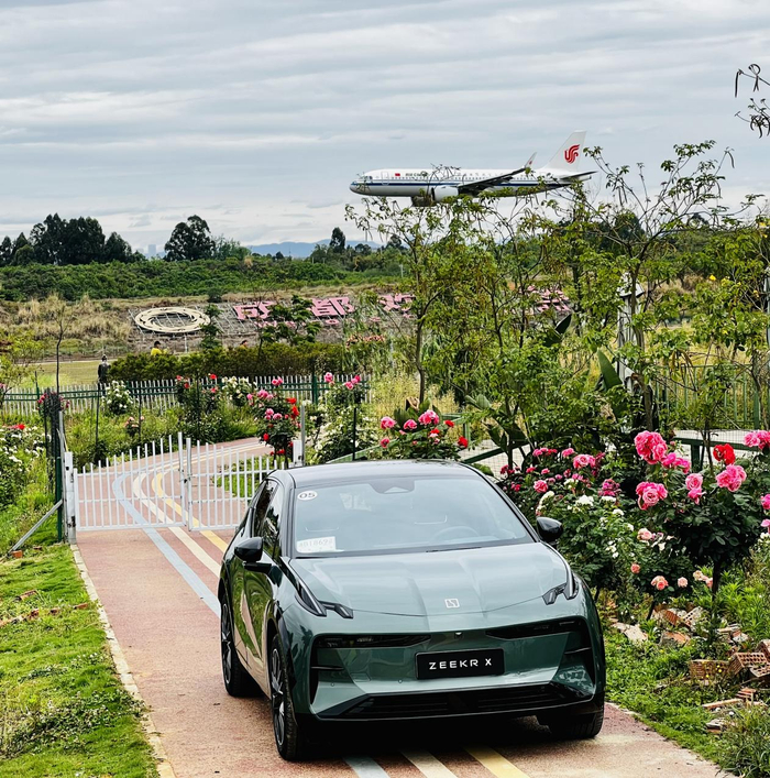 极氪X。 华龙网-新重庆客户端 许川 摄