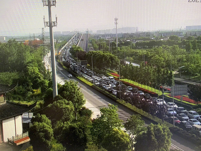 资料图：每次重大节假日来临，高架快速路会迎来高峰