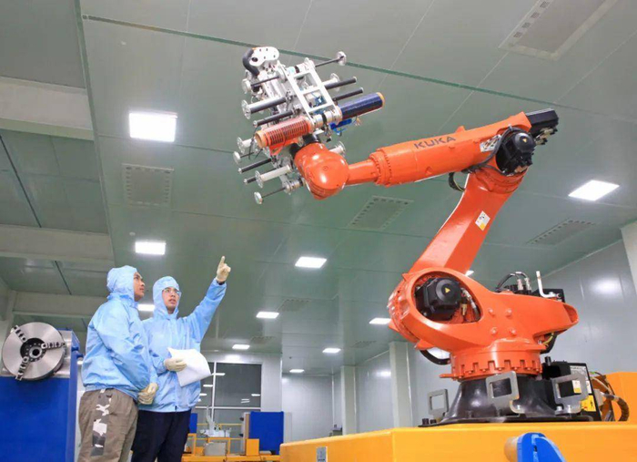 南京晨光集团航天产品复合材料生产线。南京日报/紫金山新闻记者 杜文双 摄