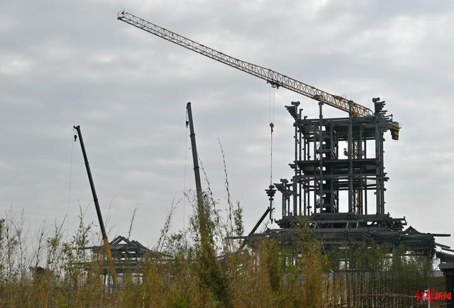 ▲正在建设中的散花楼