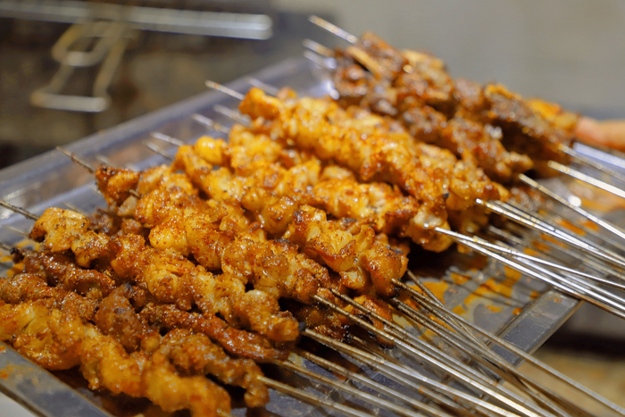 烤羊肉串是利州烧烤的代表。利州融媒体中心供图