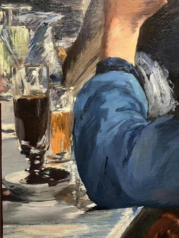 《咖啡厅演奏会的一角》杯中饮料