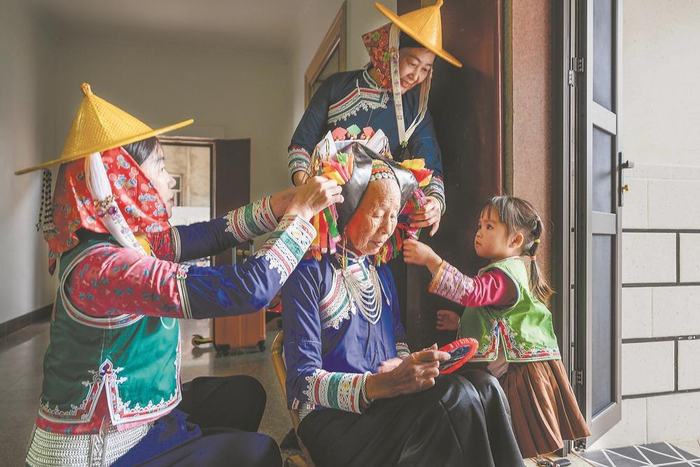     小岞地区老中青少惠安女郑慧芬 摄
