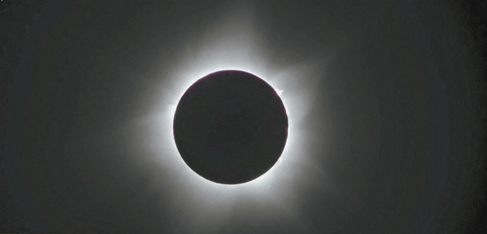 　　2023年4月20日，澳大利亚埃克斯茅斯的日全食景观（视频截图）。