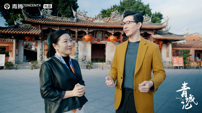 　　安腾集团董事长 许清水（右）