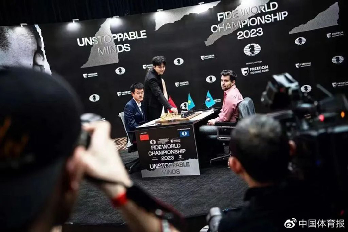 国际象棋世界冠军赛丁立人再次扳平比分_手机新浪网