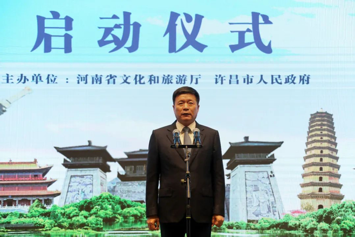 许昌市委书记史根治宣布活动启动。牛书培 摄