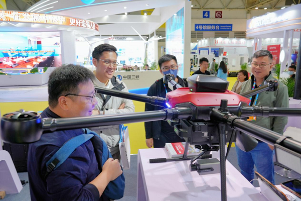 　　Kaihong平板与无人机、PC之间场景联动展示