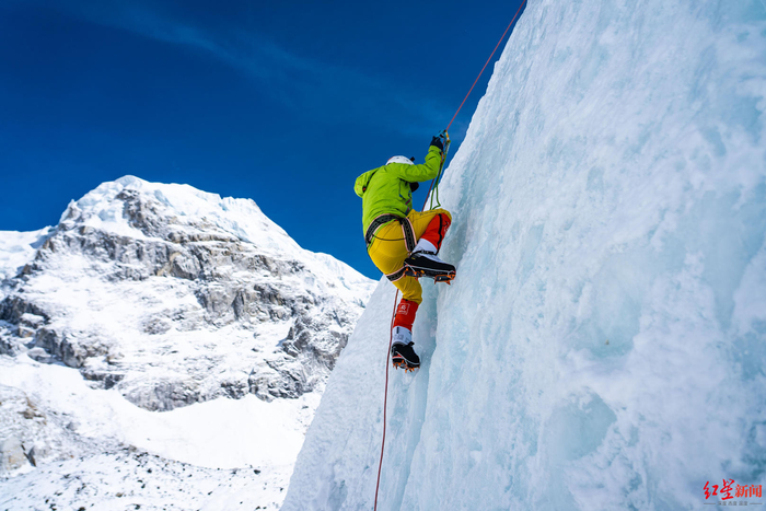 ↑李生涛进行登山训练&nbsp;