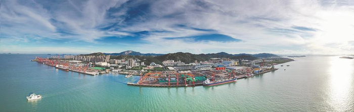 海滨城市  陈嵩伟 摄