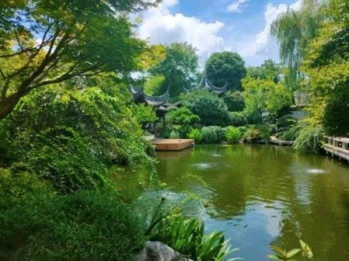 杭松居室外花园（大型苏式园林）  图源：阿里司法拍卖平台