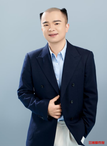 （陈宇卫独特的“地中海”发型）