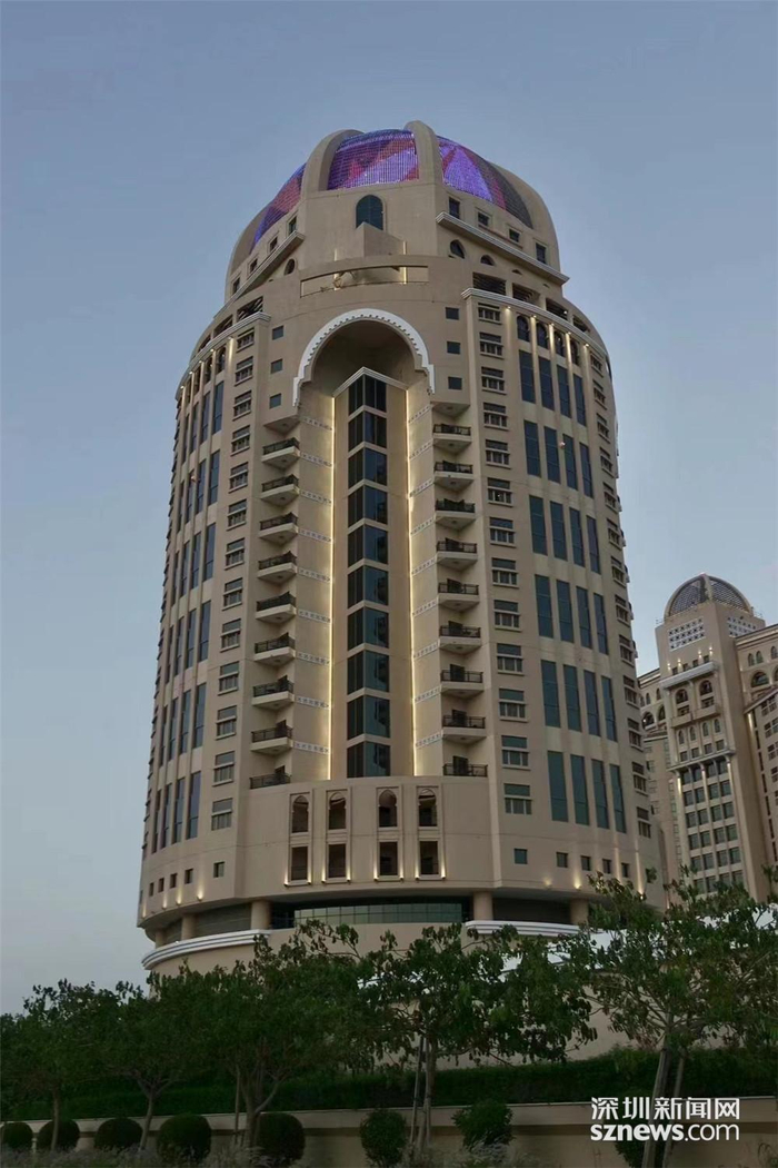 多哈的建筑让它有了独属的气质，给了世界一个个惊叹号。李仁奇 摄