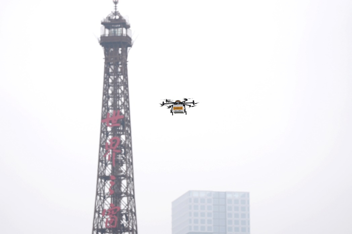 ▲美团无人机世界之窗航线通航（管乐 摄）