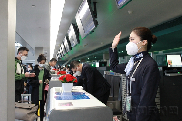 虹桥T1东航值机柜台（本文图片均由东航提供）