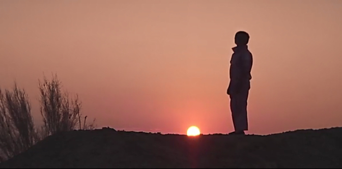 不知道何芳菲的梦想，最后实现了没有。/《风沙线上》