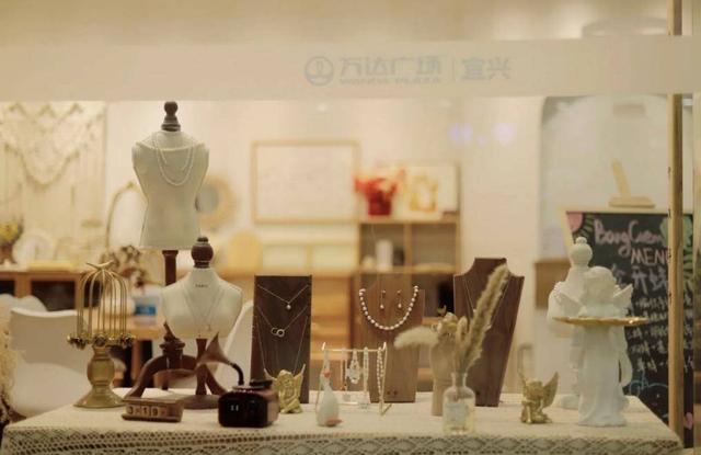 蚌精手工坊一角，沉浸式的手工体验、温馨优雅的店面环境及线上平台的有效引流，让小店生意源源不断（图源：大众点评用户）