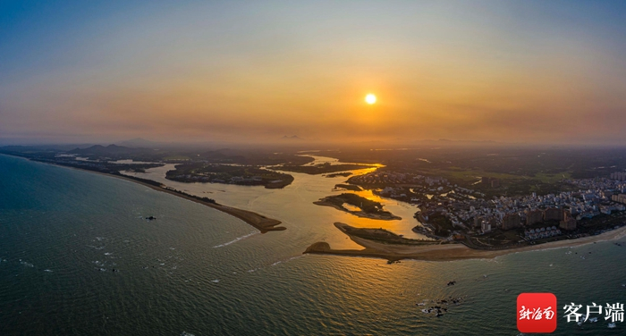 夕阳下的博鳌玉带滩。记者 刘洋摄