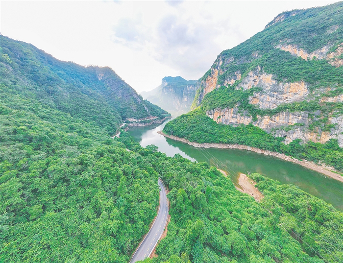 资料图：昌江黎族自治县王下乡十里画廊。记者 陈元才 摄