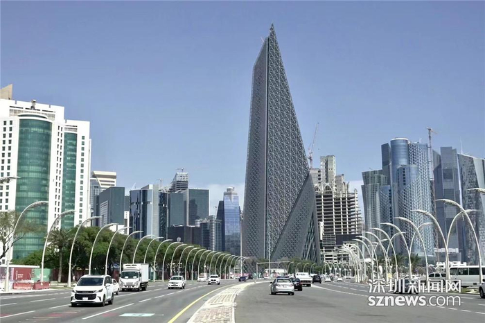 多哈与迪拜类似，虽然人口不是很多，但都是公认的国际化大都市。李仁奇 摄