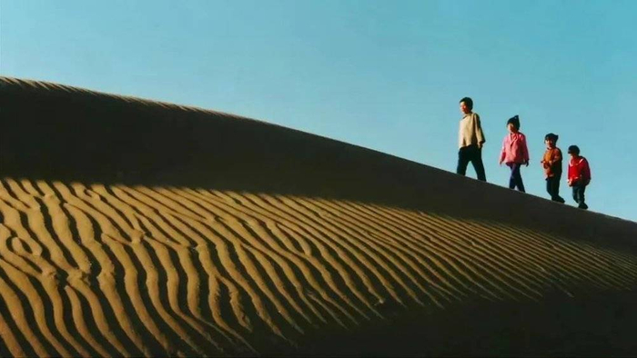 纪录片《风沙线上》