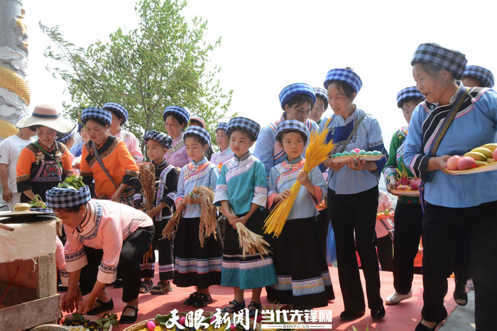 望谟县感恩祭祀仪式。杨恒 摄